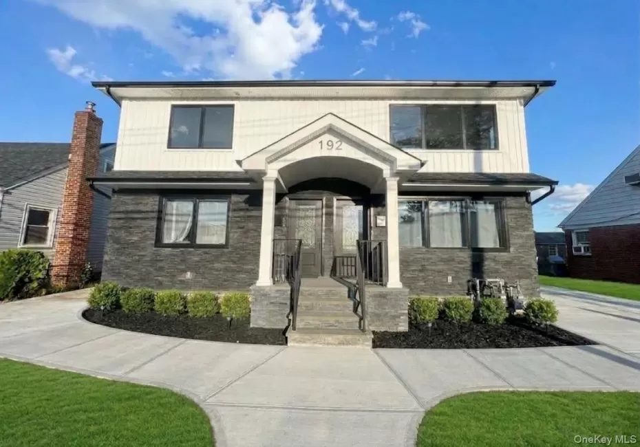 192 Roosevelt Avenue, North Hempstead, NY, 3 Bedrooms Bedrooms, 6 Rooms Rooms,2 BathroomsBathrooms,Residential Lease,For Rent,Roosevelt,0,1060546 192 Roosevelt Avenue, North Hempstead, NY, 3 Bedrooms Bedrooms, 6 Rooms Rooms,2 BathroomsBathrooms,Residential Lease,For Rent,Roosevelt,0,1060546