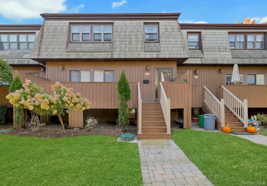 17 Heritage Drive, Clarkstown, NY, 3 Bedrooms Bedrooms, 8 Rooms Rooms,2 BathroomsBathrooms,Residential,For Rent,Heritage,0,1059434 17 Heritage Drive, Clarkstown, NY, 3 Bedrooms Bedrooms, 8 Rooms Rooms,2 BathroomsBathrooms,Residential,For Rent,Heritage,0,1059434