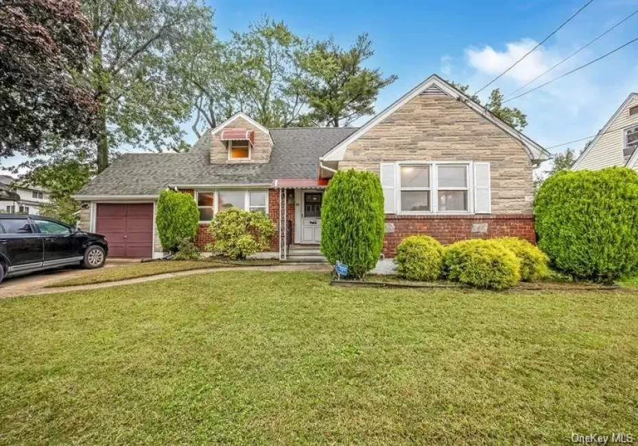 89 Catherine Avenue, Hempstead, NY, 5 Bedrooms Bedrooms, 12 Rooms Rooms,3 BathroomsBathrooms,Residential,For Rent,Catherine,0,1060769 89 Catherine Avenue, Hempstead, NY, 5 Bedrooms Bedrooms, 12 Rooms Rooms,3 BathroomsBathrooms,Residential,For Rent,Catherine,0,1060769