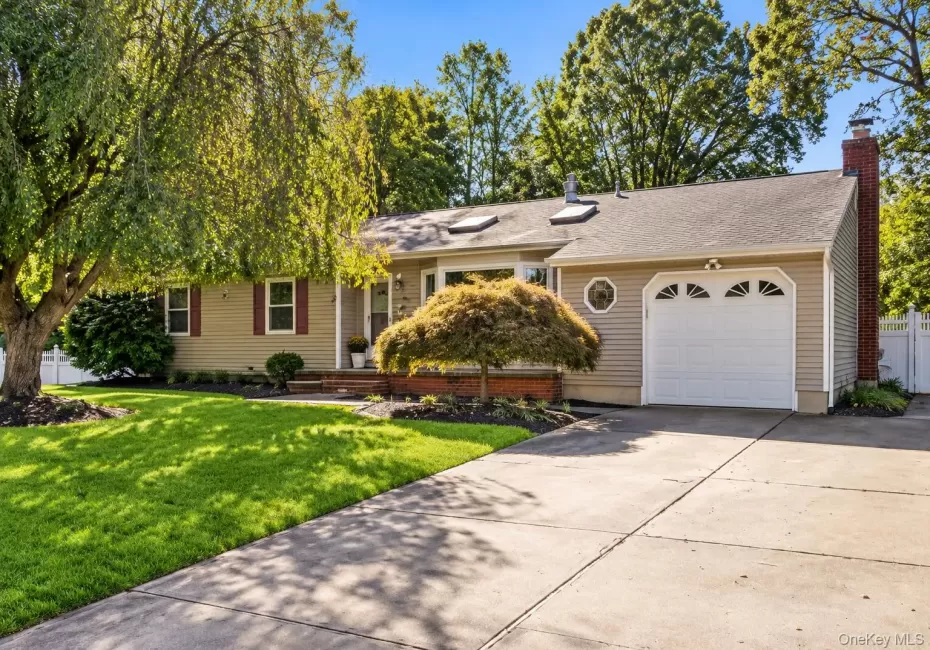 46 Cedar Street, Brookhaven, NY, 3 Bedrooms Bedrooms, 7 Rooms Rooms,2 BathroomsBathrooms,Residential,For Rent,Cedar,0,1059842 46 Cedar Street, Brookhaven, NY, 3 Bedrooms Bedrooms, 7 Rooms Rooms,2 BathroomsBathrooms,Residential,For Rent,Cedar,0,1059842