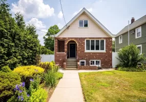 17 Duane Street, Oyster Bay, NY, 2 Bedrooms Bedrooms, 7 Rooms Rooms,2 BathroomsBathrooms,Residential Lease,For Rent,Duane,0,1060782 17 Duane Street, Oyster Bay, NY, 2 Bedrooms Bedrooms, 7 Rooms Rooms,2 BathroomsBathrooms,Residential Lease,For Rent,Duane,0,1060782