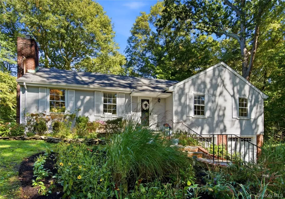Front of home is Picture perfect Front of home is Picture perfect