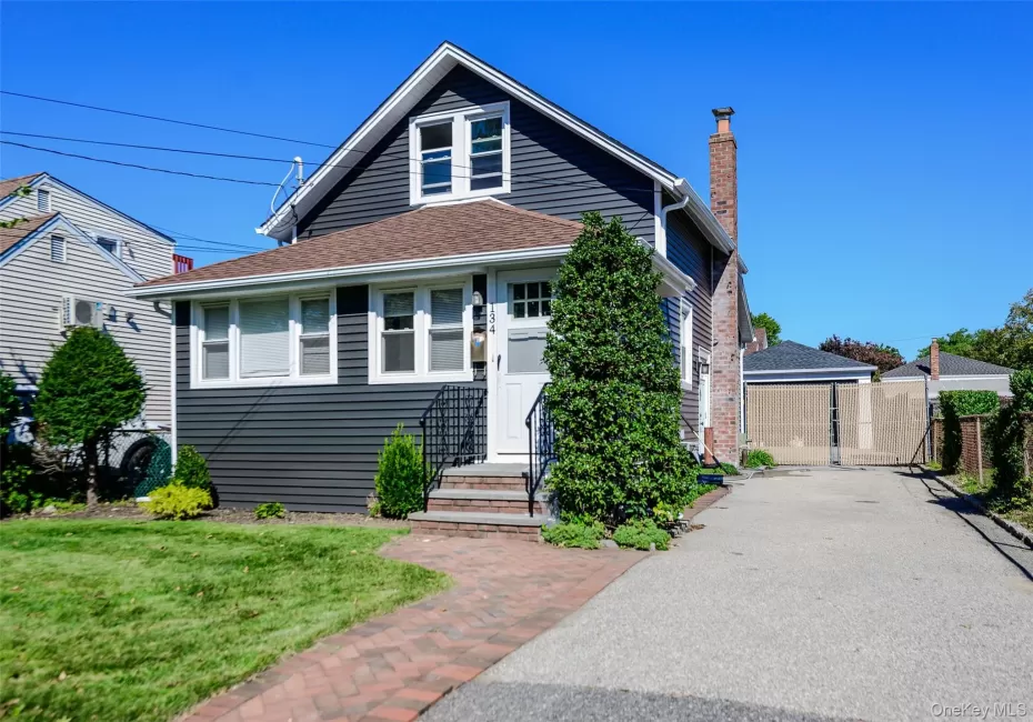 134 Soper Street, Hempstead, NY, 3 Bedrooms Bedrooms, 7 Rooms Rooms,1 BathroomBathrooms,Residential,For Rent,Soper,0,1059876 134 Soper Street, Hempstead, NY, 3 Bedrooms Bedrooms, 7 Rooms Rooms,1 BathroomBathrooms,Residential,For Rent,Soper,0,1059876