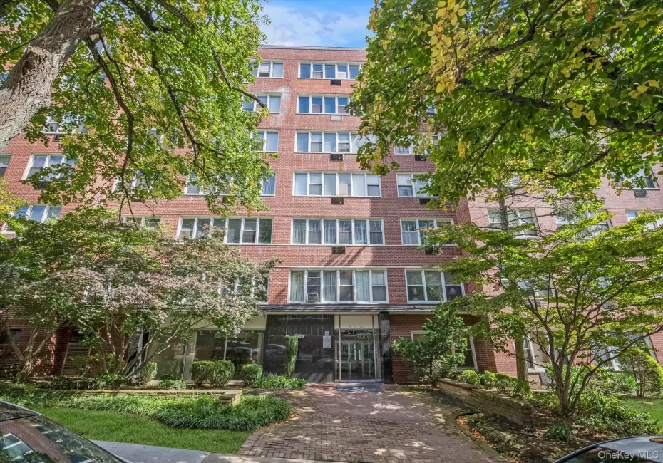 87-15 165th Street, New York, NY, 2 Rooms Rooms,1 BathroomBathrooms,Residential,For Rent,165th,0,1060302 87-15 165th Street, New York, NY, 2 Rooms Rooms,1 BathroomBathrooms,Residential,For Rent,165th,0,1060302