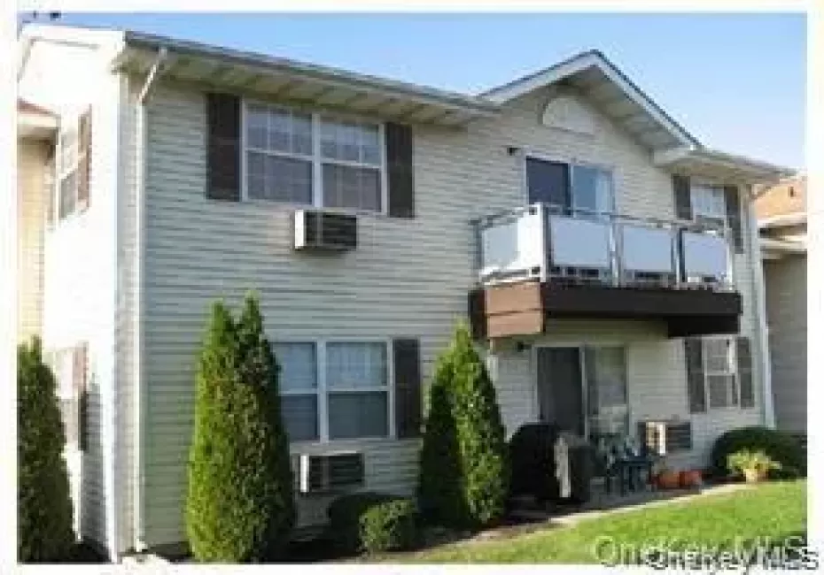100 Hillside Drive, Middletown, NY, 2 Bedrooms Bedrooms, 4 Rooms Rooms,1 BathroomBathrooms,Residential Lease,For Rent,Hillside,0,1060952 100 Hillside Drive, Middletown, NY, 2 Bedrooms Bedrooms, 4 Rooms Rooms,1 BathroomBathrooms,Residential Lease,For Rent,Hillside,0,1060952