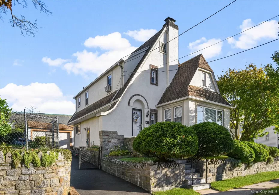 20 Alida Street, Yonkers, NY, 3 Bedrooms Bedrooms, 7 Rooms Rooms,1 BathroomBathrooms,Residential,For Rent,Alida,0,1060043 20 Alida Street, Yonkers, NY, 3 Bedrooms Bedrooms, 7 Rooms Rooms,1 BathroomBathrooms,Residential,For Rent,Alida,0,1060043