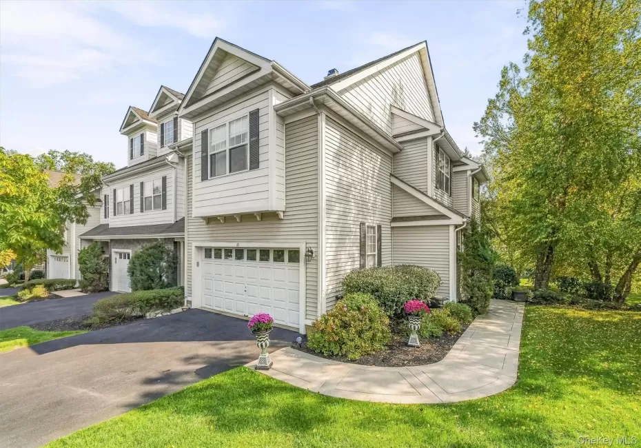 Fall in love! It's finally here! Over 3000 sq ft of gorgeous living space! Welcome to 15 Country Club Drive. Fall in love! It's finally here! Over 3000 sq ft of gorgeous living space! Welcome to 15 Country Club Drive.