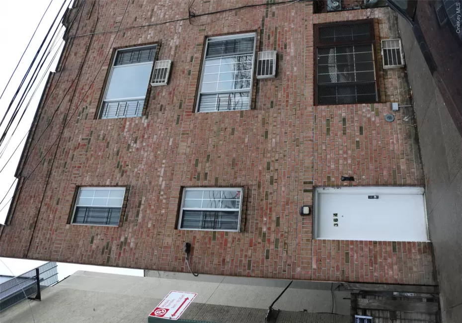 364 E 167th Street, New York, NY, 3 Bedrooms Bedrooms, 6 Rooms Rooms,1 BathroomBathrooms,Residential Lease,For Rent,E 167th,0,1060246 364 E 167th Street, New York, NY, 3 Bedrooms Bedrooms, 6 Rooms Rooms,1 BathroomBathrooms,Residential Lease,For Rent,E 167th,0,1060246