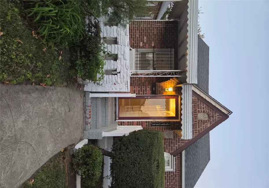 22333 113th Drive, New York, NY, 3 Bedrooms Bedrooms, 6 Rooms Rooms,1 BathroomBathrooms,Residential,For Rent,113th,0,1061048 22333 113th Drive, New York, NY, 3 Bedrooms Bedrooms, 6 Rooms Rooms,1 BathroomBathrooms,Residential,For Rent,113th,0,1061048