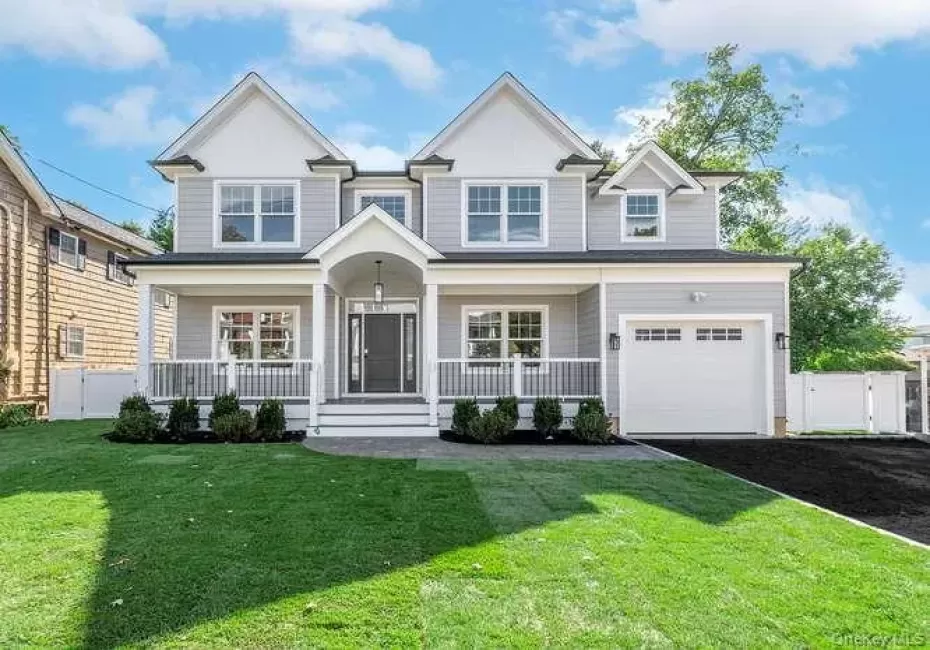 16 2nd Avenue, North Hempstead, NY, 4 Bedrooms Bedrooms, 9 Rooms Rooms,3 BathroomsBathrooms,Residential,For Rent,2nd,0,1060602 16 2nd Avenue, North Hempstead, NY, 4 Bedrooms Bedrooms, 9 Rooms Rooms,3 BathroomsBathrooms,Residential,For Rent,2nd,0,1060602