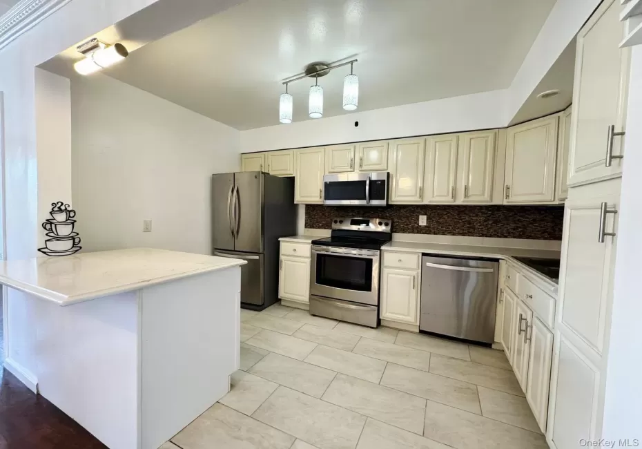 9417 83rd Street, New York, NY, 3 Bedrooms Bedrooms, 5 Rooms Rooms,1 BathroomBathrooms,Residential Lease,For Rent,83rd,0,1061124 9417 83rd Street, New York, NY, 3 Bedrooms Bedrooms, 5 Rooms Rooms,1 BathroomBathrooms,Residential Lease,For Rent,83rd,0,1061124
