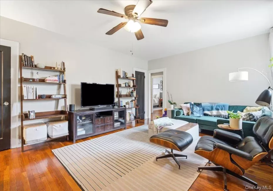 68-12 Burns Street, New York, NY, 2 Bedrooms Bedrooms, 5 Rooms Rooms,1 BathroomBathrooms,Residential Lease,For Rent,Burns,0,1060930 68-12 Burns Street, New York, NY, 2 Bedrooms Bedrooms, 5 Rooms Rooms,1 BathroomBathrooms,Residential Lease,For Rent,Burns,0,1060930