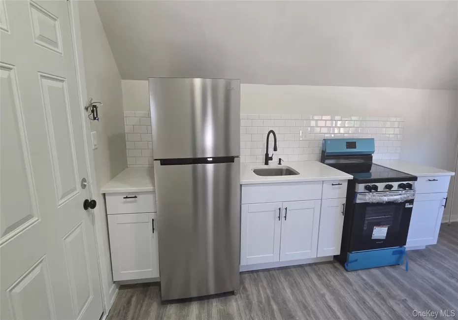 48 Clinton Street, Poughkeepsie (town), NY, 1 Bedroom Bedrooms, 3 Rooms Rooms,1 BathroomBathrooms,Residential Lease,For Rent,Clinton,0,1061109 48 Clinton Street, Poughkeepsie (town), NY, 1 Bedroom Bedrooms, 3 Rooms Rooms,1 BathroomBathrooms,Residential Lease,For Rent,Clinton,0,1061109