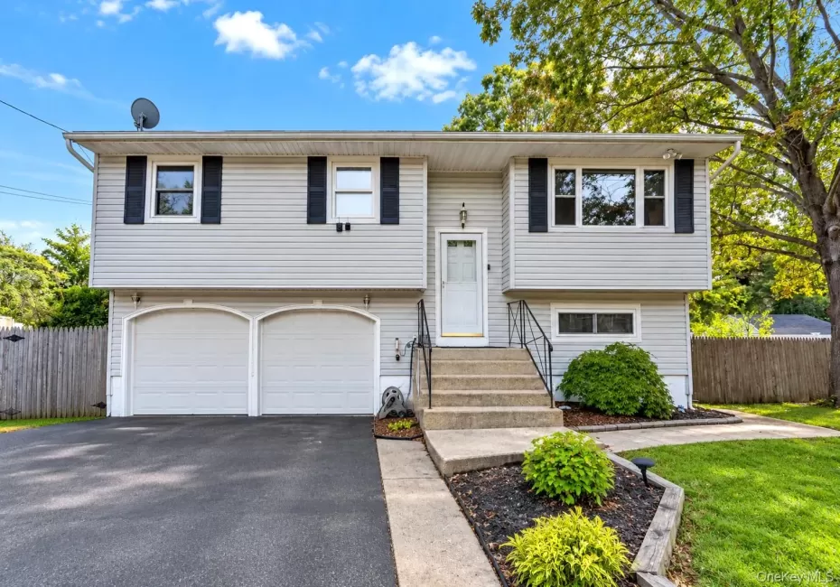 186 Calebs Path, Islip, NY, 4 Bedrooms Bedrooms, 10 Rooms Rooms,2 BathroomsBathrooms,Residential,For Rent,Calebs,0,1059005 186 Calebs Path, Islip, NY, 4 Bedrooms Bedrooms, 10 Rooms Rooms,2 BathroomsBathrooms,Residential,For Rent,Calebs,0,1059005