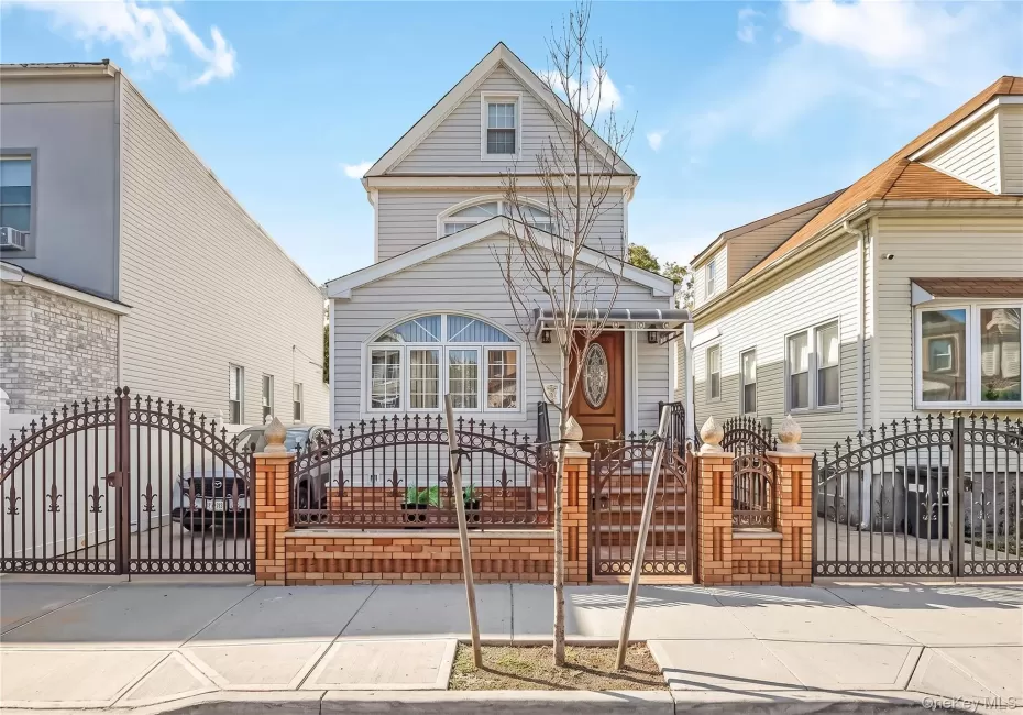 10462 127th Street, New York, NY, 5 Bedrooms Bedrooms, 8 Rooms Rooms,1 BathroomBathrooms,Residential,For Rent,127th,0,1061203 10462 127th Street, New York, NY, 5 Bedrooms Bedrooms, 8 Rooms Rooms,1 BathroomBathrooms,Residential,For Rent,127th,0,1061203