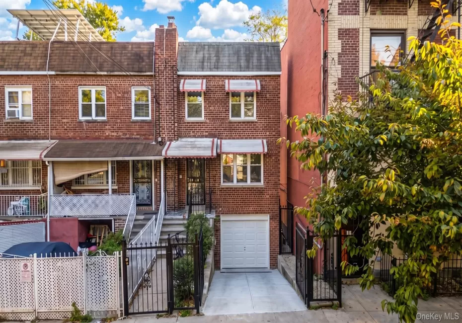 946 215th Street, New York, NY, 3 Bedrooms Bedrooms, 5 Rooms Rooms,1 BathroomBathrooms,Residential,For Rent,215th,0,1058893 946 215th Street, New York, NY, 3 Bedrooms Bedrooms, 5 Rooms Rooms,1 BathroomBathrooms,Residential,For Rent,215th,0,1058893