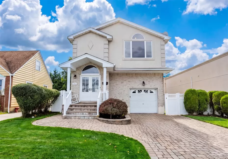 1079 Van Buren Avenue, Hempstead, NY, 4 Bedrooms Bedrooms, 10 Rooms Rooms,3 BathroomsBathrooms,Residential,For Rent,Van Buren,0,1061342 1079 Van Buren Avenue, Hempstead, NY, 4 Bedrooms Bedrooms, 10 Rooms Rooms,3 BathroomsBathrooms,Residential,For Rent,Van Buren,0,1061342