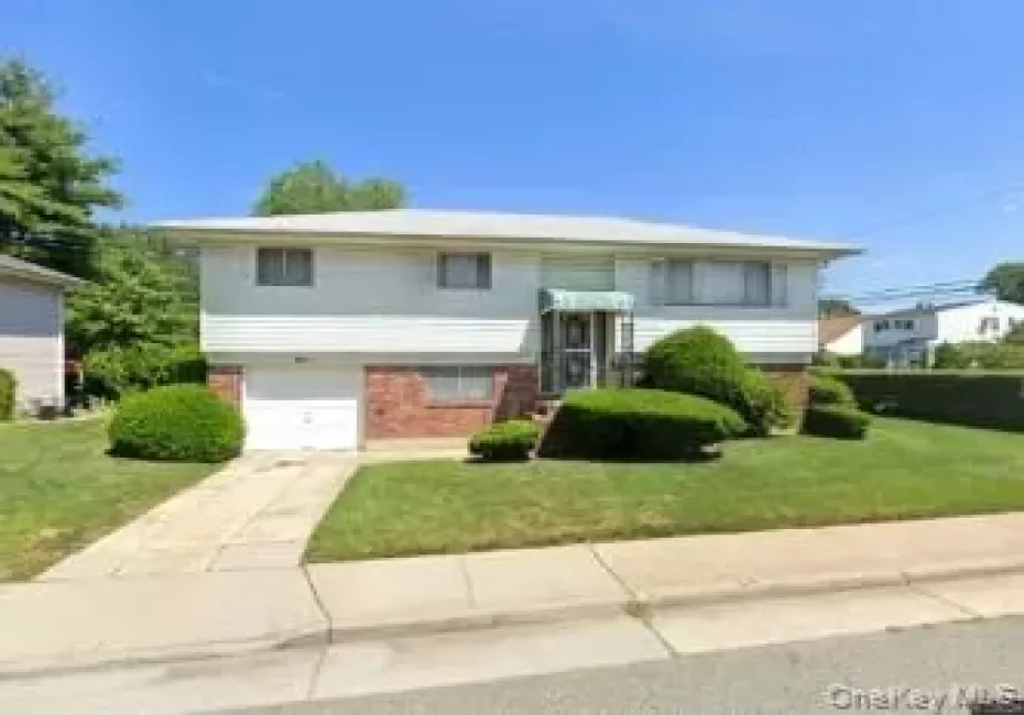 9 Gertrude Street, Hempstead, NY, 4 Bedrooms Bedrooms, 8 Rooms Rooms,2 BathroomsBathrooms,Residential,For Rent,Gertrude,0,1055766 9 Gertrude Street, Hempstead, NY, 4 Bedrooms Bedrooms, 8 Rooms Rooms,2 BathroomsBathrooms,Residential,For Rent,Gertrude,0,1055766