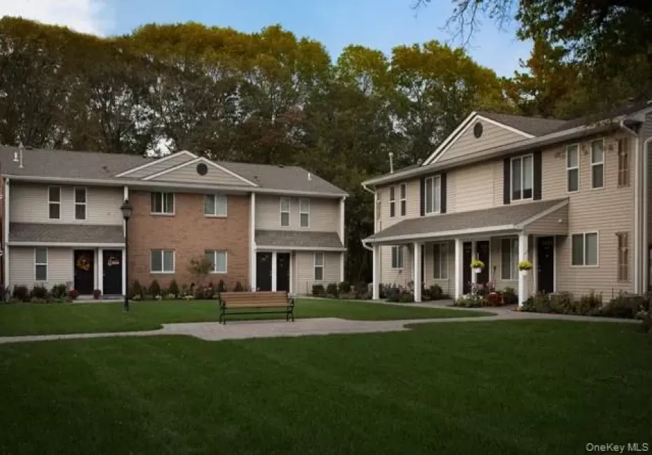 40 Country Club Drive, Brookhaven, NY, 1 Bedroom Bedrooms, 4 Rooms Rooms,1 BathroomBathrooms,Residential Lease,For Rent,Country Club,0,1061585 40 Country Club Drive, Brookhaven, NY, 1 Bedroom Bedrooms, 4 Rooms Rooms,1 BathroomBathrooms,Residential Lease,For Rent,Country Club,0,1061585
