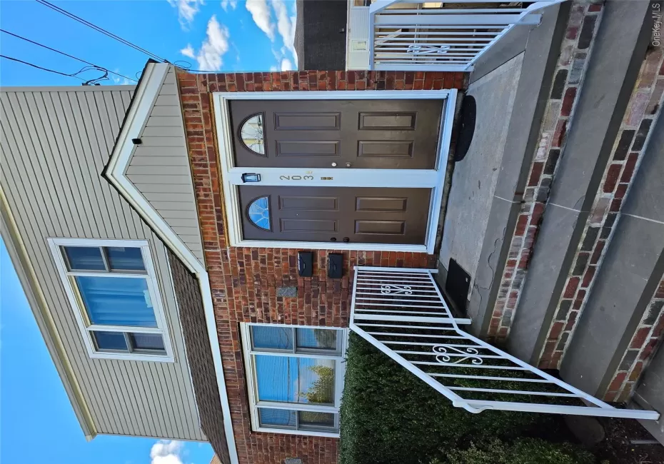 203 Main Street, Hempstead, NY, 3 Bedrooms Bedrooms, 6 Rooms Rooms,1 BathroomBathrooms,Residential Lease,For Rent,Main,0,1061536 203 Main Street, Hempstead, NY, 3 Bedrooms Bedrooms, 6 Rooms Rooms,1 BathroomBathrooms,Residential Lease,For Rent,Main,0,1061536