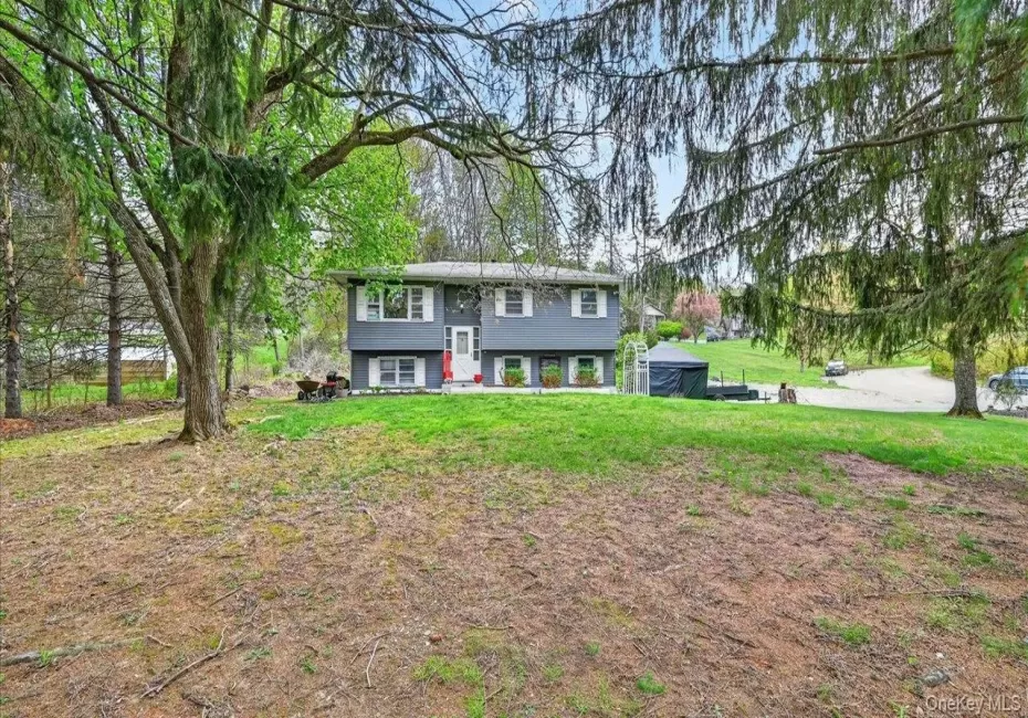 5 Regelski Drive, Warwick (town), NY, 3 Bedrooms Bedrooms, 8 Rooms Rooms,2 BathroomsBathrooms,Residential Lease,For Rent,Regelski,0,1061525 5 Regelski Drive, Warwick (town), NY, 3 Bedrooms Bedrooms, 8 Rooms Rooms,2 BathroomsBathrooms,Residential Lease,For Rent,Regelski,0,1061525