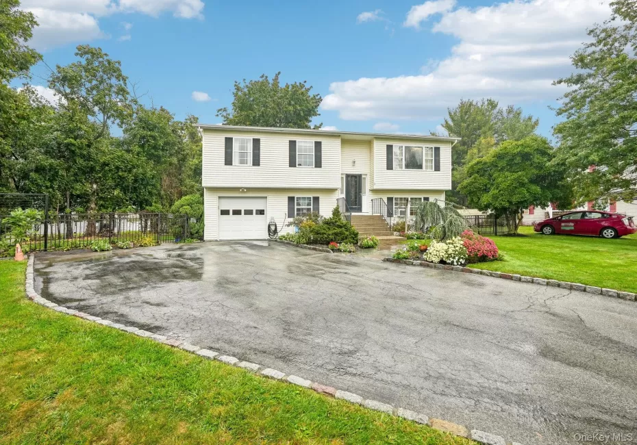 3 Hazel Court, Ramapo, NY, 5 Bedrooms Bedrooms, 10 Rooms Rooms,3 BathroomsBathrooms,Residential,For Rent,Hazel,0,1061835 3 Hazel Court, Ramapo, NY, 5 Bedrooms Bedrooms, 10 Rooms Rooms,3 BathroomsBathrooms,Residential,For Rent,Hazel,0,1061835