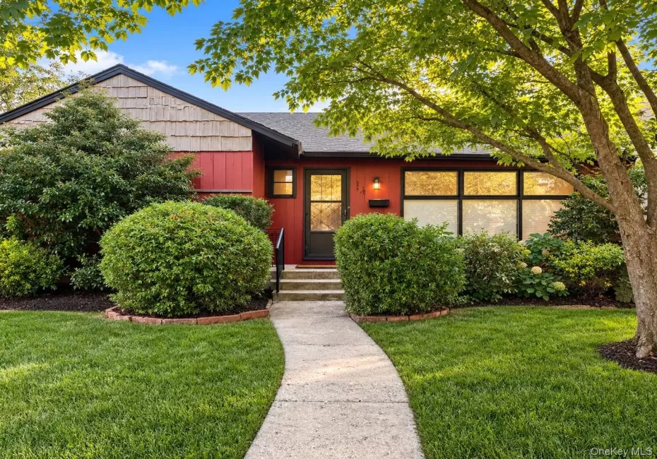 428 Leslie Lane, Hempstead, NY, 4 Bedrooms Bedrooms, 6 Rooms Rooms,2 BathroomsBathrooms,Residential,For Rent,Leslie,0,1061784 428 Leslie Lane, Hempstead, NY, 4 Bedrooms Bedrooms, 6 Rooms Rooms,2 BathroomsBathrooms,Residential,For Rent,Leslie,0,1061784