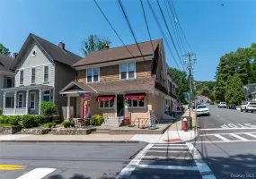 326 Broadway, Clarkstown, NY, 1 Bedroom Bedrooms, 4 Rooms Rooms,1 BathroomBathrooms,Residential Lease,For Rent,Broadway,0,1060610 326 Broadway, Clarkstown, NY, 1 Bedroom Bedrooms, 4 Rooms Rooms,1 BathroomBathrooms,Residential Lease,For Rent,Broadway,0,1060610