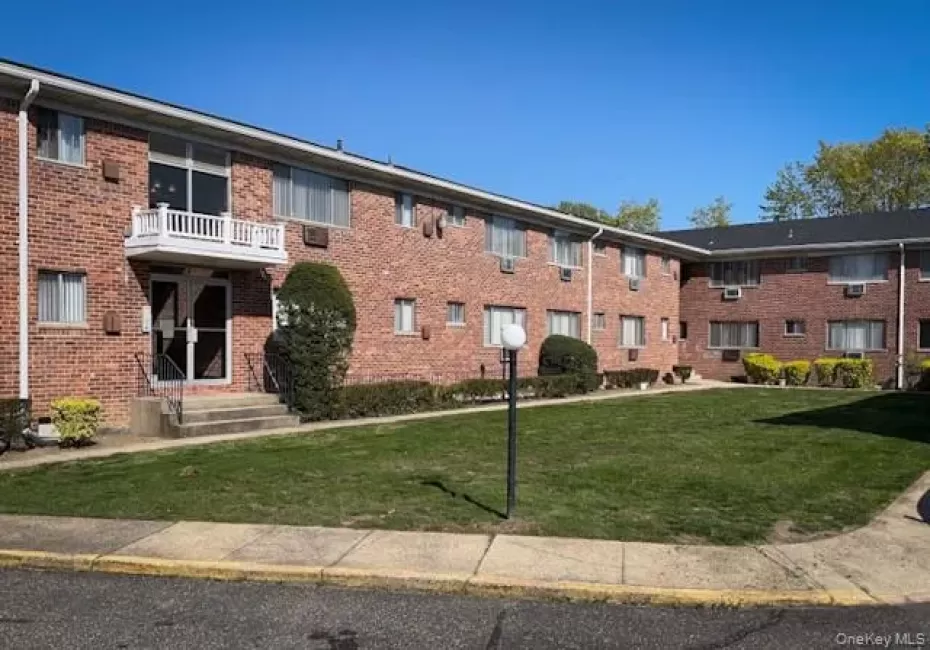 91 South Clinton Avenue, Islip, NY, 1 Bedroom Bedrooms, 4 Rooms Rooms,1 BathroomBathrooms,Residential Lease,For Rent,South Clinton,0,1061853 91 South Clinton Avenue, Islip, NY, 1 Bedroom Bedrooms, 4 Rooms Rooms,1 BathroomBathrooms,Residential Lease,For Rent,South Clinton,0,1061853