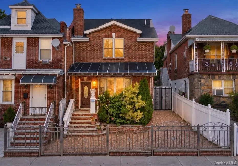 1916 Lurting Avenue, New York, NY, 3 Bedrooms Bedrooms, 7 Rooms Rooms,2 BathroomsBathrooms,Residential,For Rent,Lurting,0,1061575 1916 Lurting Avenue, New York, NY, 3 Bedrooms Bedrooms, 7 Rooms Rooms,2 BathroomsBathrooms,Residential,For Rent,Lurting,0,1061575