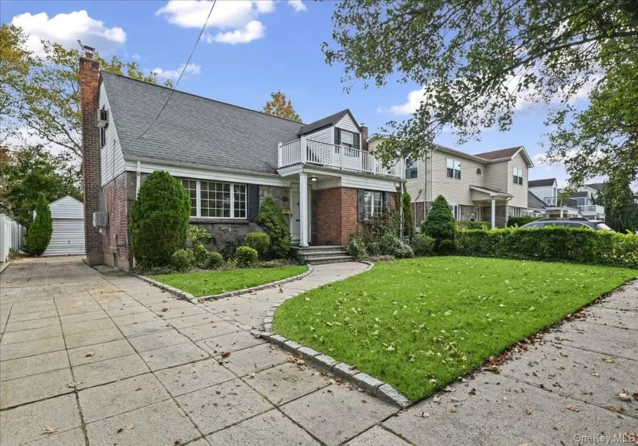 121 Norman Street, North Hempstead, NY, 4 Bedrooms Bedrooms, 7 Rooms Rooms,2 BathroomsBathrooms,Residential,For Rent,Norman,0,1061474 121 Norman Street, North Hempstead, NY, 4 Bedrooms Bedrooms, 7 Rooms Rooms,2 BathroomsBathrooms,Residential,For Rent,Norman,0,1061474