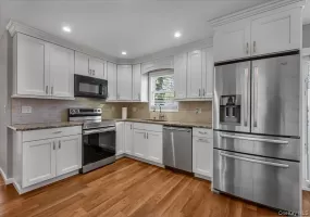 14 Prescott Avenue, Huntington, NY, 2 Bedrooms Bedrooms, 4 Rooms Rooms,1 BathroomBathrooms,Residential Lease,For Rent,Prescott,0,1062240 14 Prescott Avenue, Huntington, NY, 2 Bedrooms Bedrooms, 4 Rooms Rooms,1 BathroomBathrooms,Residential Lease,For Rent,Prescott,0,1062240