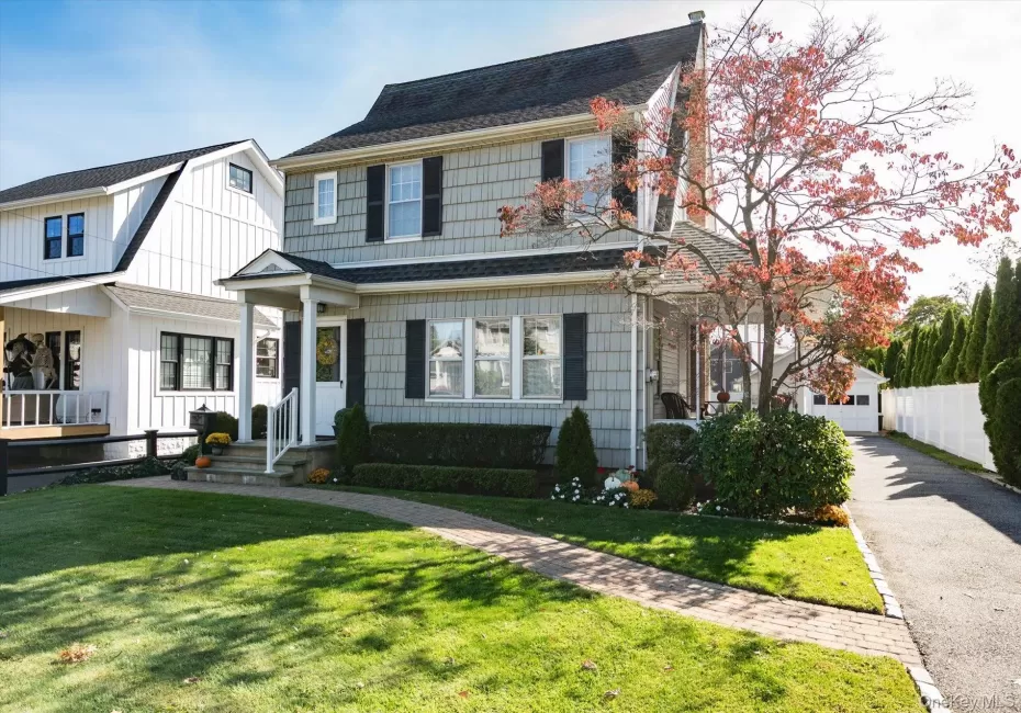 421 Oak Street, Hempstead, NY, 3 Bedrooms Bedrooms, 7 Rooms Rooms,2 BathroomsBathrooms,Residential,For Rent,Oak,0,1059931 421 Oak Street, Hempstead, NY, 3 Bedrooms Bedrooms, 7 Rooms Rooms,2 BathroomsBathrooms,Residential,For Rent,Oak,0,1059931