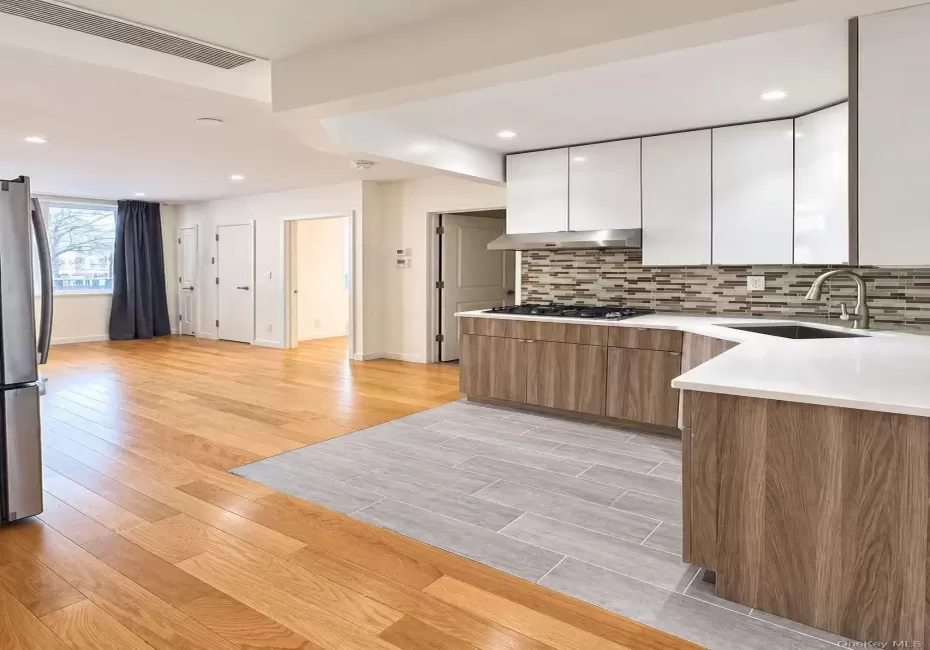 4223 Parsons Boulevard, New York, NY, 1 Bedroom Bedrooms, 3 Rooms Rooms,1 BathroomBathrooms,Residential,For Rent,Parsons,0,1062021 4223 Parsons Boulevard, New York, NY, 1 Bedroom Bedrooms, 3 Rooms Rooms,1 BathroomBathrooms,Residential,For Rent,Parsons,0,1062021