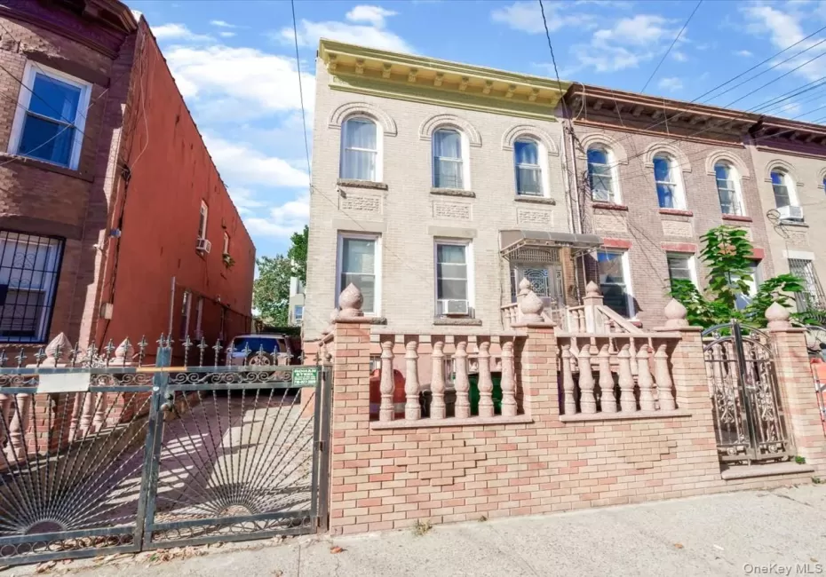 436 Lincoln Avenue, New York, NY, 5 Bedrooms Bedrooms, 11 Rooms Rooms,3 BathroomsBathrooms,Residential,For Rent,Lincoln,0,1060492 436 Lincoln Avenue, New York, NY, 5 Bedrooms Bedrooms, 11 Rooms Rooms,3 BathroomsBathrooms,Residential,For Rent,Lincoln,0,1060492