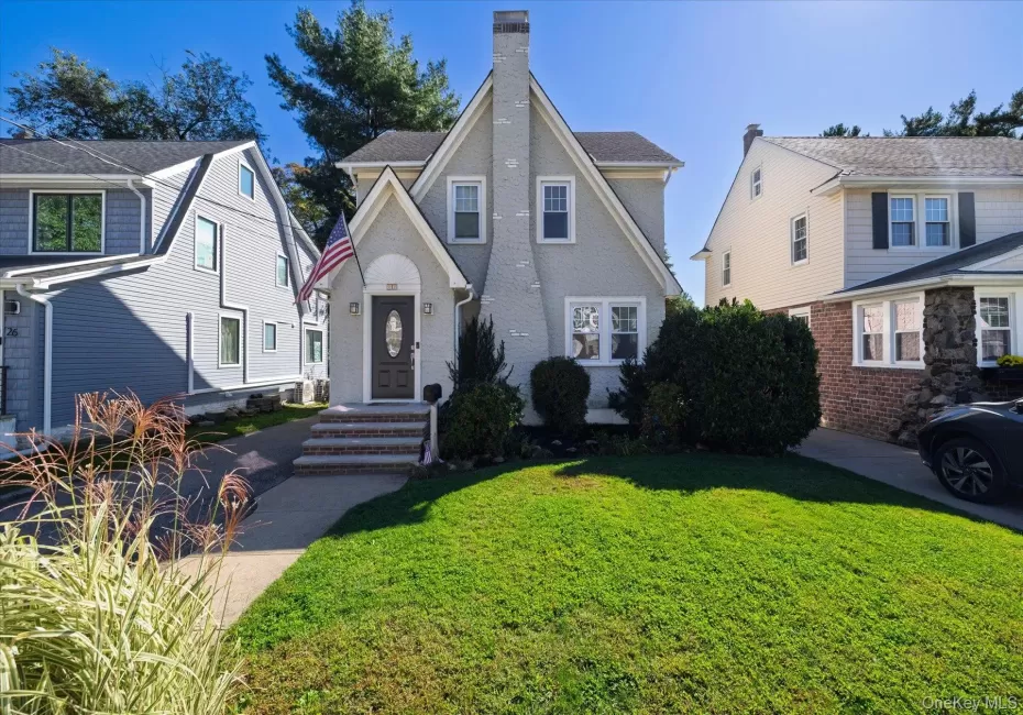 22 Stuart Avenue, Hempstead, NY, 3 Bedrooms Bedrooms, 7 Rooms Rooms,2 BathroomsBathrooms,Residential,For Rent,Stuart,0,1057234 22 Stuart Avenue, Hempstead, NY, 3 Bedrooms Bedrooms, 7 Rooms Rooms,2 BathroomsBathrooms,Residential,For Rent,Stuart,0,1057234