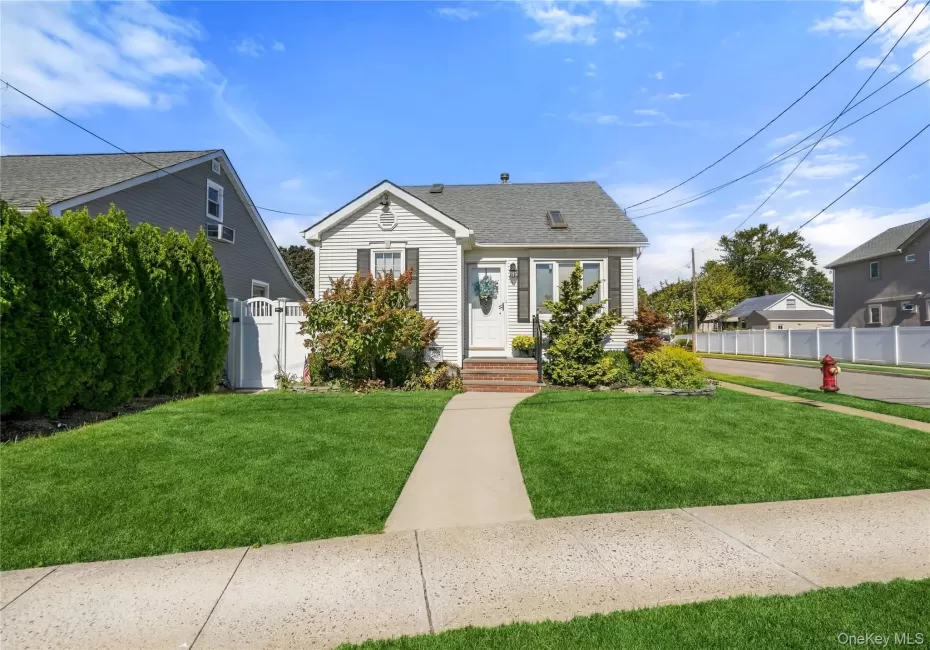 2365 Swenson Place, Hempstead, NY, 3 Bedrooms Bedrooms, 7 Rooms Rooms,2 BathroomsBathrooms,Residential,For Rent,Swenson,0,1058687 2365 Swenson Place, Hempstead, NY, 3 Bedrooms Bedrooms, 7 Rooms Rooms,2 BathroomsBathrooms,Residential,For Rent,Swenson,0,1058687
