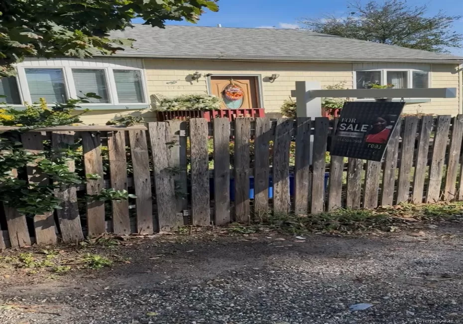 1761 Manatuck Boulevard, Islip, NY, 4 Bedrooms Bedrooms, 5 Rooms Rooms,2 BathroomsBathrooms,Residential,For Rent,Manatuck,0,1062298 1761 Manatuck Boulevard, Islip, NY, 4 Bedrooms Bedrooms, 5 Rooms Rooms,2 BathroomsBathrooms,Residential,For Rent,Manatuck,0,1062298