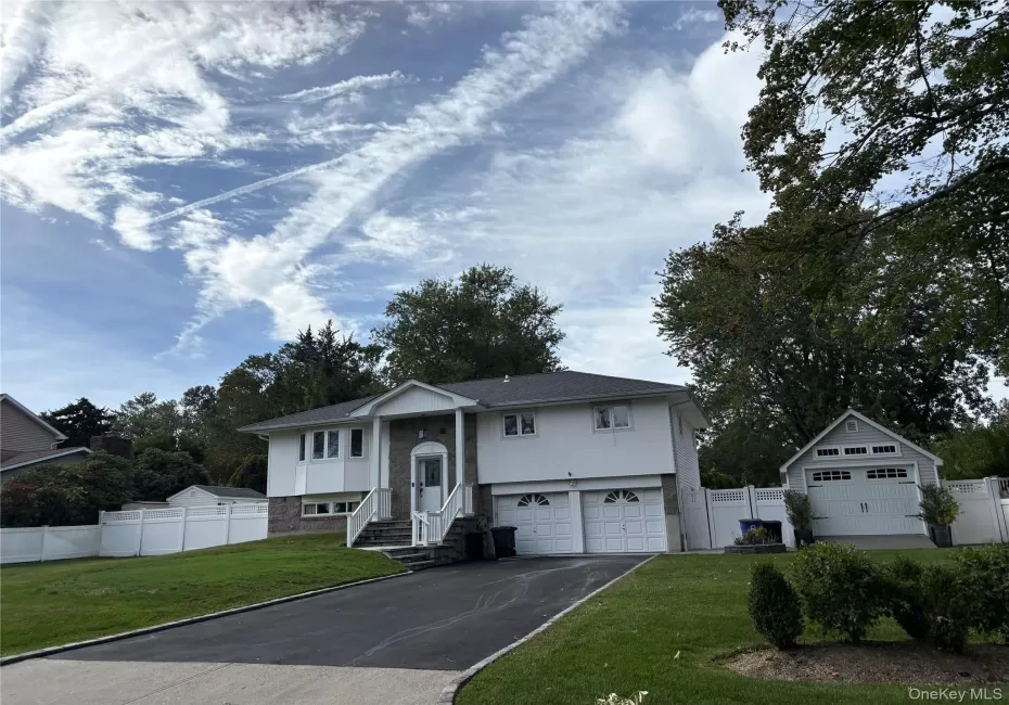 6 Warbler Lane, Smithtown, NY, 4 Bedrooms Bedrooms, 8 Rooms Rooms,2 BathroomsBathrooms,Residential Lease,For Rent,Warbler,0,1061992 6 Warbler Lane, Smithtown, NY, 4 Bedrooms Bedrooms, 8 Rooms Rooms,2 BathroomsBathrooms,Residential Lease,For Rent,Warbler,0,1061992