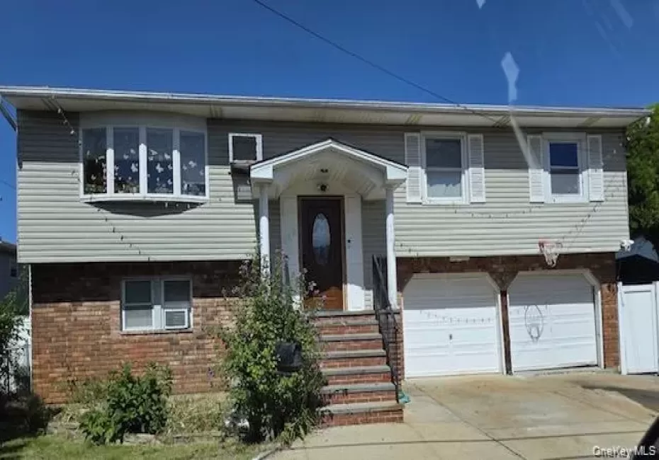 169 Meister Boulevard, Hempstead, NY, 5 Bedrooms Bedrooms, 10 Rooms Rooms,2 BathroomsBathrooms,Residential,For Rent,Meister,0,1062255 169 Meister Boulevard, Hempstead, NY, 5 Bedrooms Bedrooms, 10 Rooms Rooms,2 BathroomsBathrooms,Residential,For Rent,Meister,0,1062255