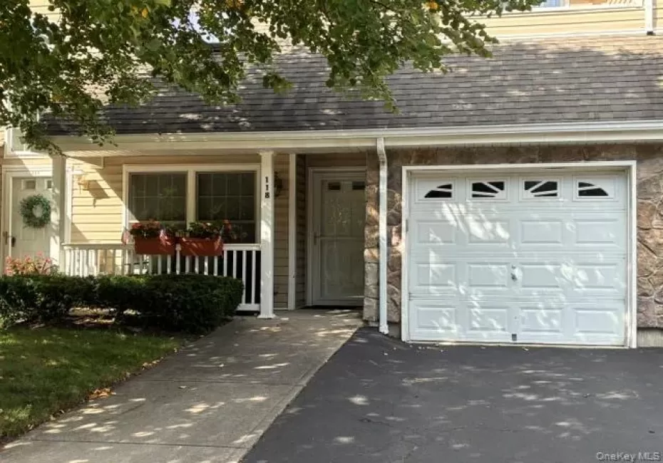 118 Joseph Lane, Huntington, NY, 2 Bedrooms Bedrooms, 5 Rooms Rooms,2 BathroomsBathrooms,Residential,For Rent,Joseph,0,1057715 118 Joseph Lane, Huntington, NY, 2 Bedrooms Bedrooms, 5 Rooms Rooms,2 BathroomsBathrooms,Residential,For Rent,Joseph,0,1057715
