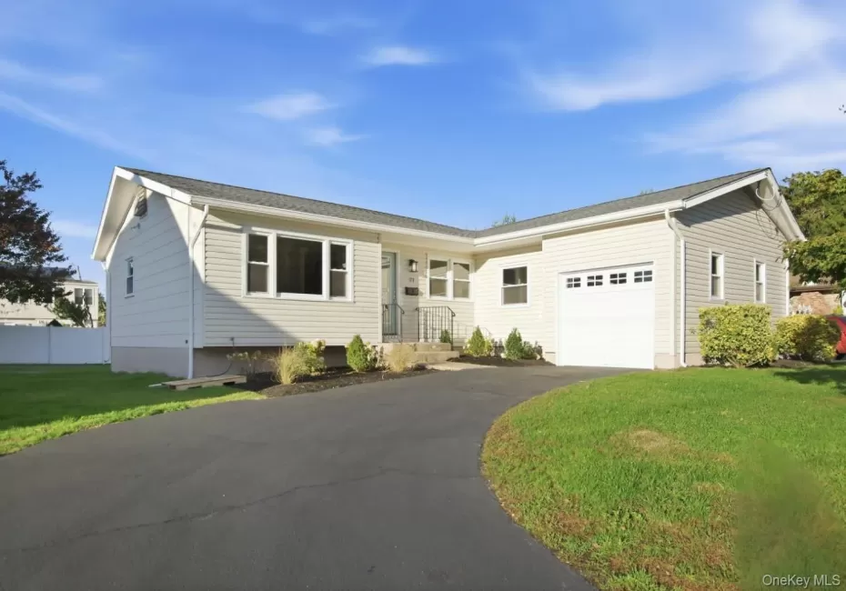 71 Roderick Road, Islip, NY, 3 Bedrooms Bedrooms, 7 Rooms Rooms,3 BathroomsBathrooms,Residential,For Rent,Roderick,0,1059150 71 Roderick Road, Islip, NY, 3 Bedrooms Bedrooms, 7 Rooms Rooms,3 BathroomsBathrooms,Residential,For Rent,Roderick,0,1059150