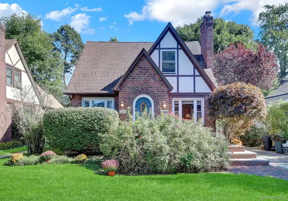 36 William Street, Hempstead, NY, 3 Bedrooms Bedrooms, 6 Rooms Rooms,2 BathroomsBathrooms,Residential,For Rent,William,0,1061079 36 William Street, Hempstead, NY, 3 Bedrooms Bedrooms, 6 Rooms Rooms,2 BathroomsBathrooms,Residential,For Rent,William,0,1061079