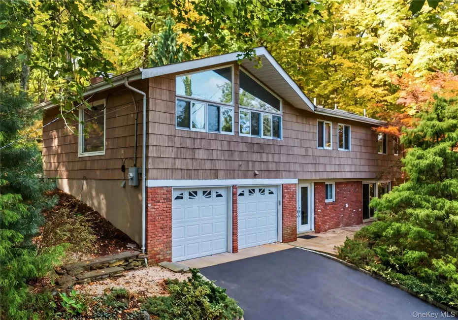 12 Sandy Hollow Road, Huntington, NY, 3 Bedrooms Bedrooms, 7 Rooms Rooms,3 BathroomsBathrooms,Residential,For Rent,Sandy Hollow,0,1059747 12 Sandy Hollow Road, Huntington, NY, 3 Bedrooms Bedrooms, 7 Rooms Rooms,3 BathroomsBathrooms,Residential,For Rent,Sandy Hollow,0,1059747