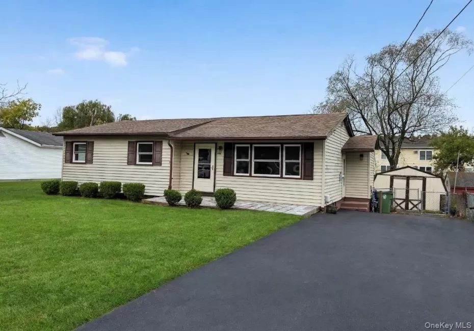 21 Willow Place, Middletown, NY, 3 Bedrooms Bedrooms, 5 Rooms Rooms,1 BathroomBathrooms,Residential,For Rent,Willow,0,1058807 21 Willow Place, Middletown, NY, 3 Bedrooms Bedrooms, 5 Rooms Rooms,1 BathroomBathrooms,Residential,For Rent,Willow,0,1058807