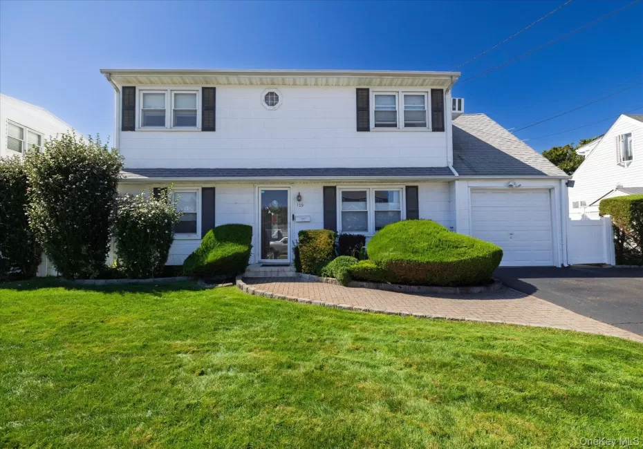 129 Arlyn Drive, Oyster Bay, NY, 6 Bedrooms Bedrooms, 10 Rooms Rooms,2 BathroomsBathrooms,Residential,For Rent,Arlyn,0,1062165 129 Arlyn Drive, Oyster Bay, NY, 6 Bedrooms Bedrooms, 10 Rooms Rooms,2 BathroomsBathrooms,Residential,For Rent,Arlyn,0,1062165