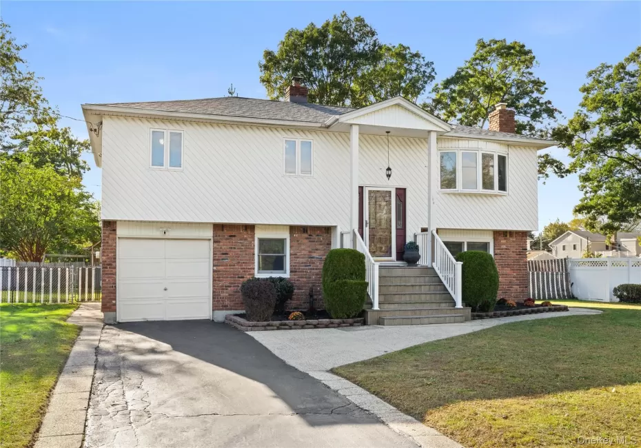 697 East Drive, Babylon, NY, 4 Bedrooms Bedrooms, 9 Rooms Rooms,2 BathroomsBathrooms,Residential,For Rent,East,0,1062419 697 East Drive, Babylon, NY, 4 Bedrooms Bedrooms, 9 Rooms Rooms,2 BathroomsBathrooms,Residential,For Rent,East,0,1062419