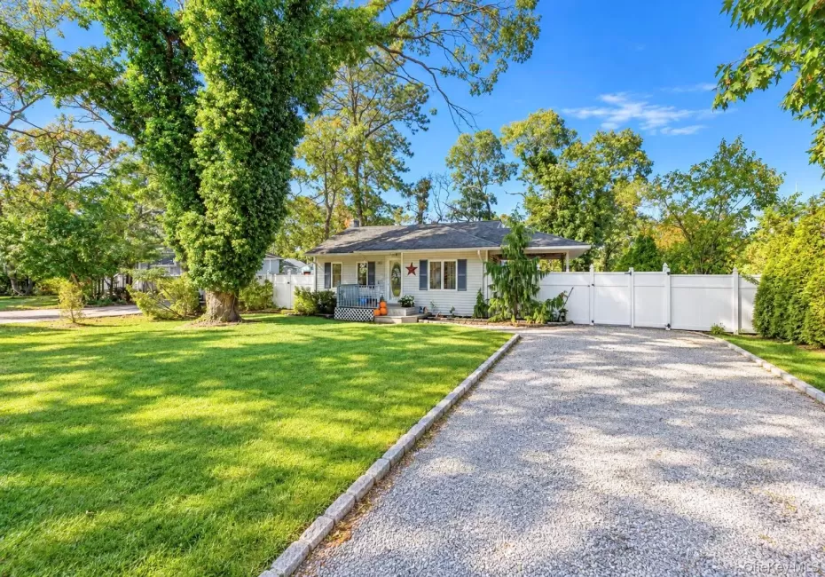 48 Hart Avenue, Southampton, NY, 3 Bedrooms Bedrooms, 6 Rooms Rooms,1 BathroomBathrooms,Residential,For Rent,Hart,0,1062200 48 Hart Avenue, Southampton, NY, 3 Bedrooms Bedrooms, 6 Rooms Rooms,1 BathroomBathrooms,Residential,For Rent,Hart,0,1062200