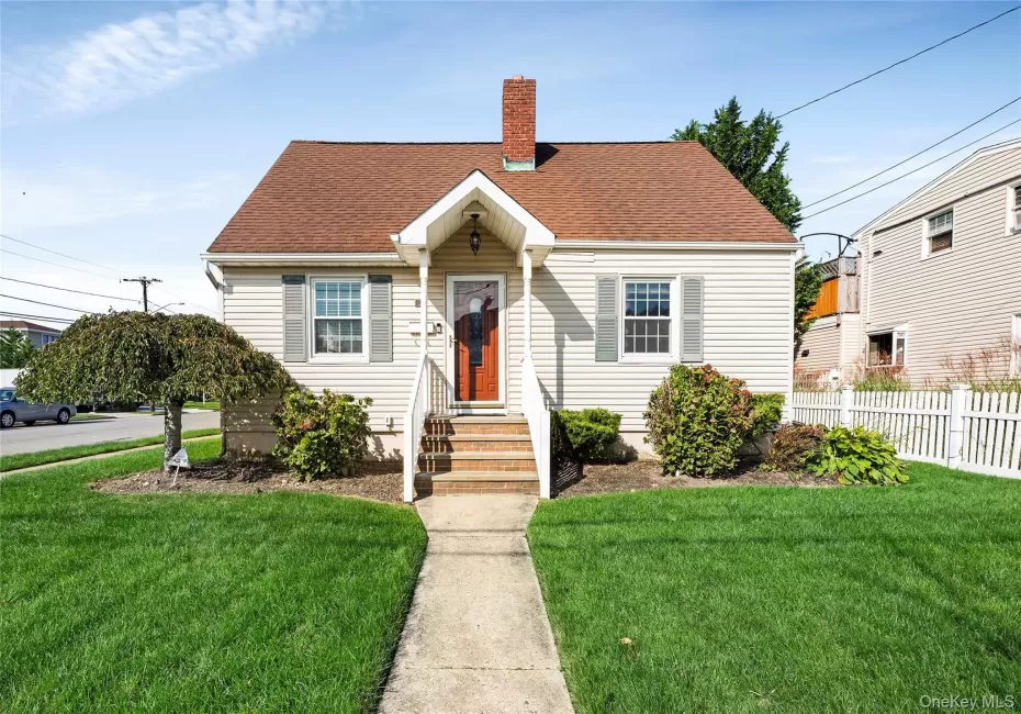 200 Forest Avenue, Oyster Bay, NY, 3 Bedrooms Bedrooms, 6 Rooms Rooms,2 BathroomsBathrooms,Residential,For Rent,Forest,0,1060395 200 Forest Avenue, Oyster Bay, NY, 3 Bedrooms Bedrooms, 6 Rooms Rooms,2 BathroomsBathrooms,Residential,For Rent,Forest,0,1060395