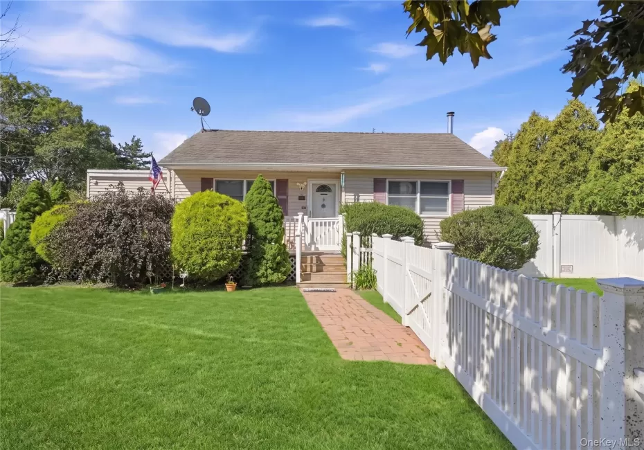 98 Smith Avenue, Brookhaven, NY, 2 Bedrooms Bedrooms, 7 Rooms Rooms,2 BathroomsBathrooms,Residential,For Rent,Smith,0,1049827 98 Smith Avenue, Brookhaven, NY, 2 Bedrooms Bedrooms, 7 Rooms Rooms,2 BathroomsBathrooms,Residential,For Rent,Smith,0,1049827